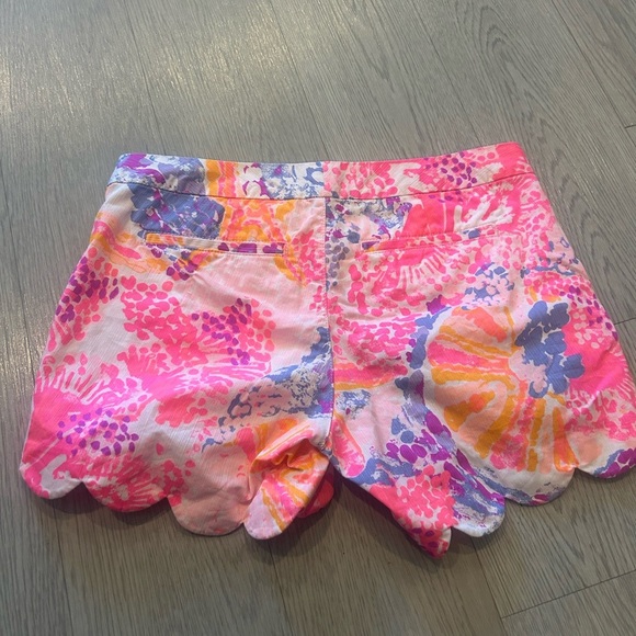 Lilly Pulitzer Buttercup Colorful Scalloped Shorts Size 2 - Picture 2 of 4